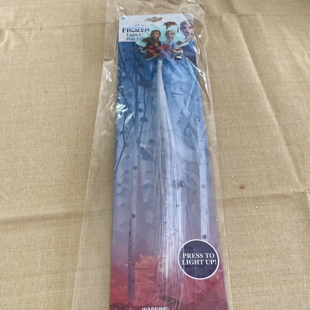 #13 -Disney Frozen II Light Up Hair Clip (AO)